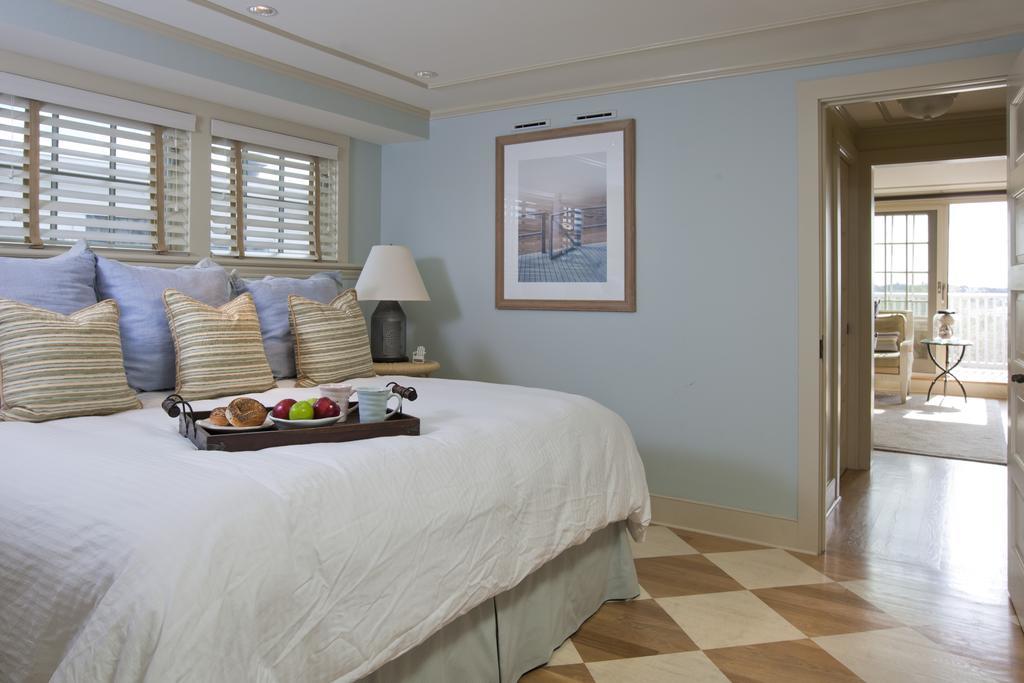 Vineyard Square Hotel And Suites Edgartown Habitación foto