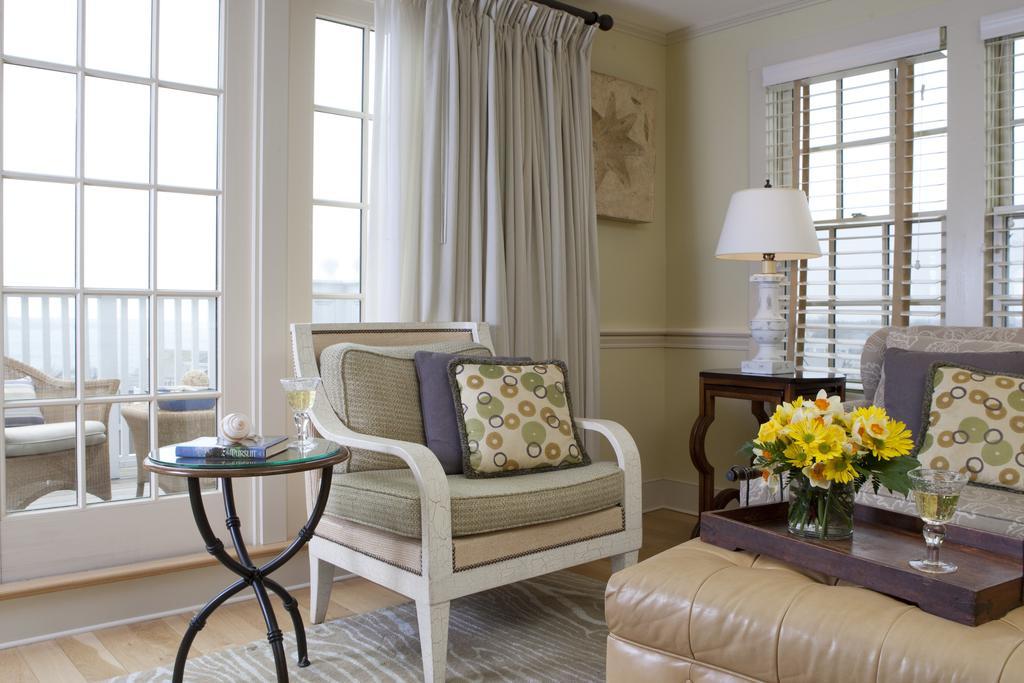 Vineyard Square Hotel And Suites Edgartown Exterior foto